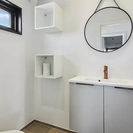 Manviva - 500m From The Sea By Interhome